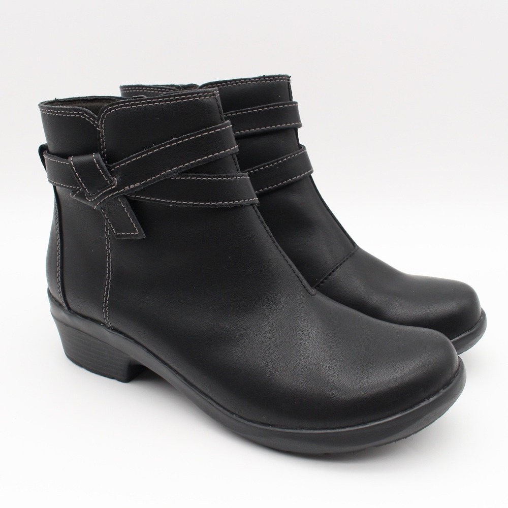 Clarks Angie Spice Boots Womens Size 8M Black Leather Ankle Side Zip